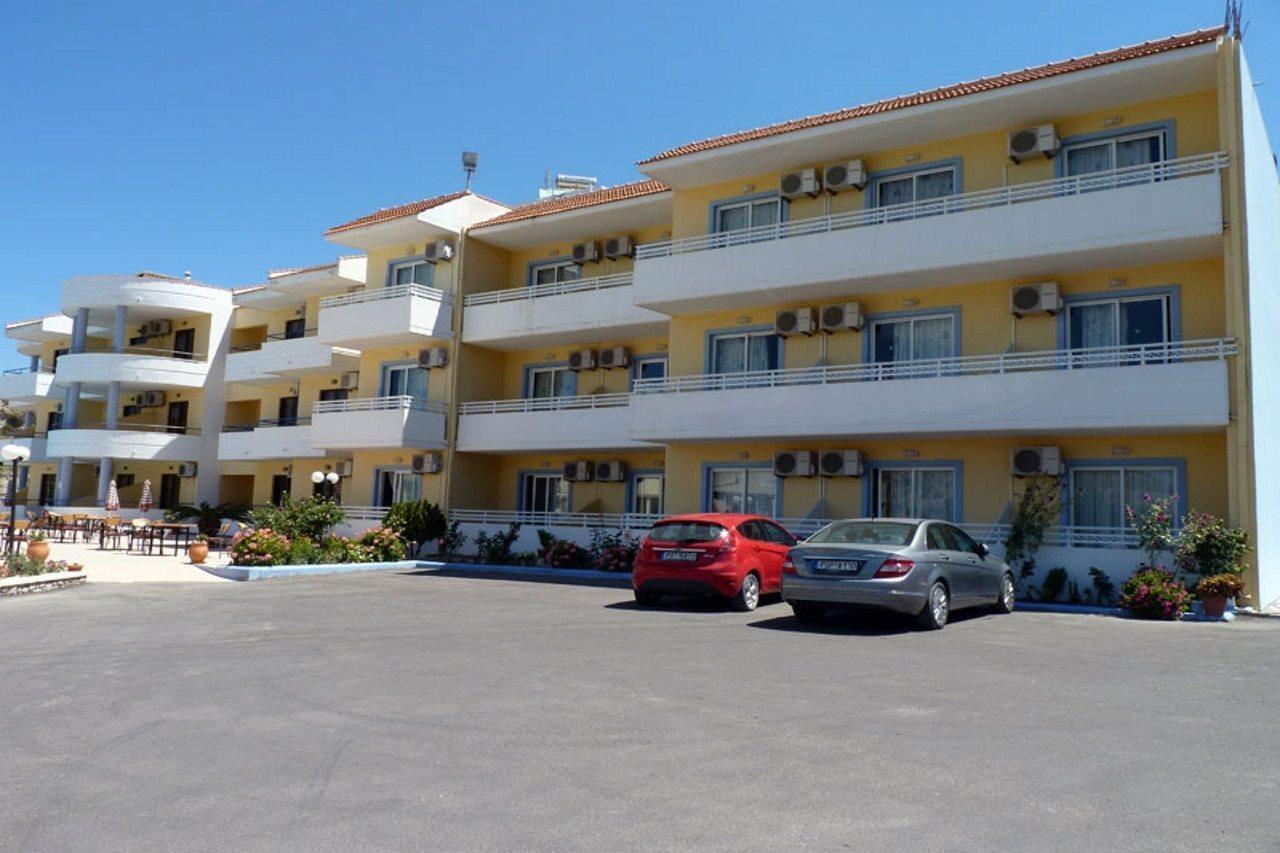 פליראקי Ano Kampos Hotel מראה חיצוני תמונה